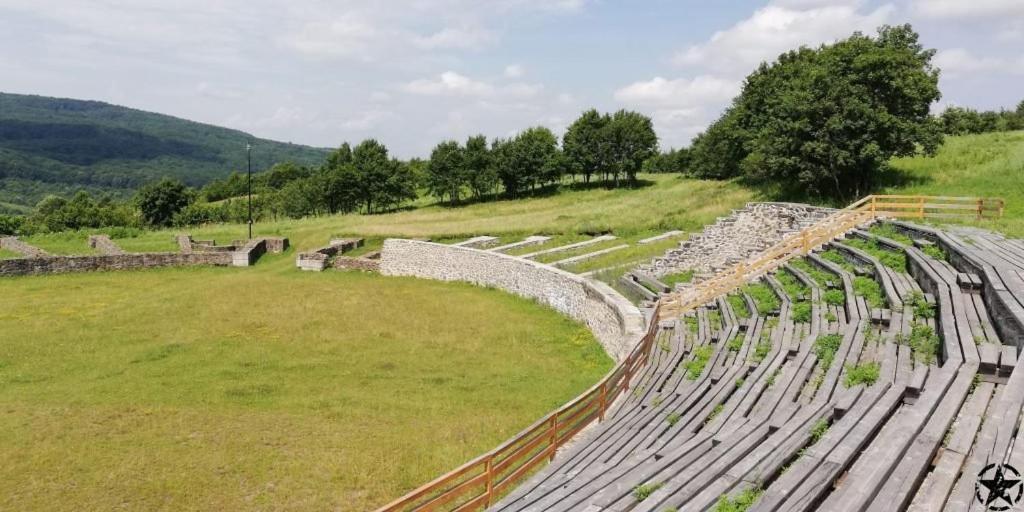 Vatra Strabunilor Βίλα Moigrad Εξωτερικό φωτογραφία
